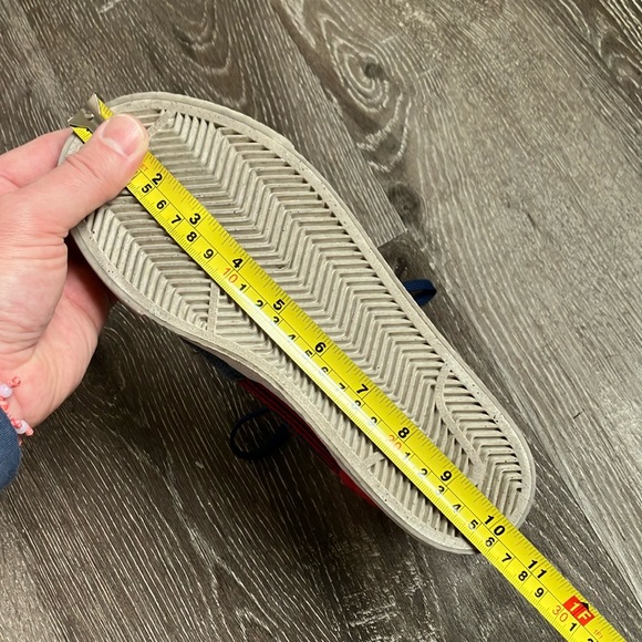 Nike - Picture 16 of 16